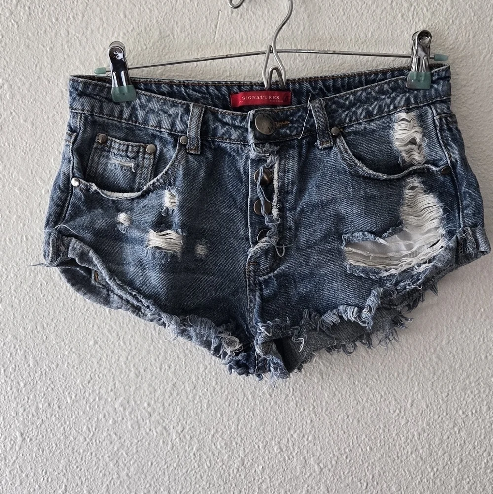 Signature8 Distressed Denim Women Shorts Size Small